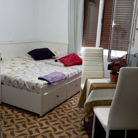 Las Golondrinas Habitacion En Piso Centrico Para Una O Dos Personas サラゴサ エクステリア 写真